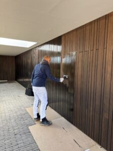 thermowood gevelbekleding afwerken & onderhouden